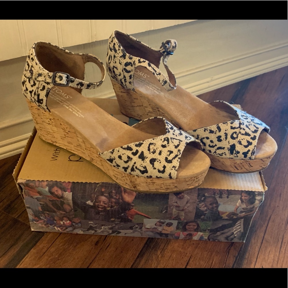 Snow leopard TOMS platform wedges
